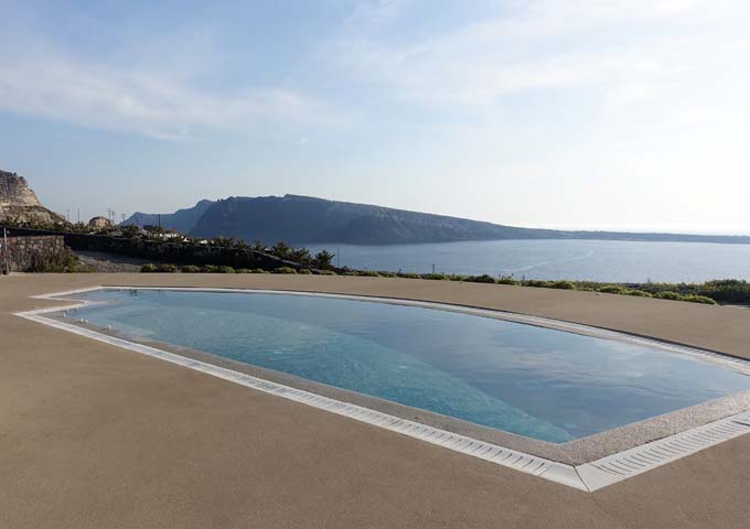 The Luxury Villa pool faces the sea.
