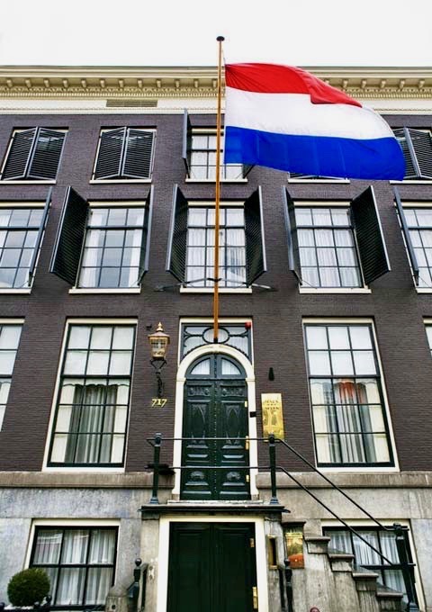 Review of Hotel Seven One Seven in Amsterdam.