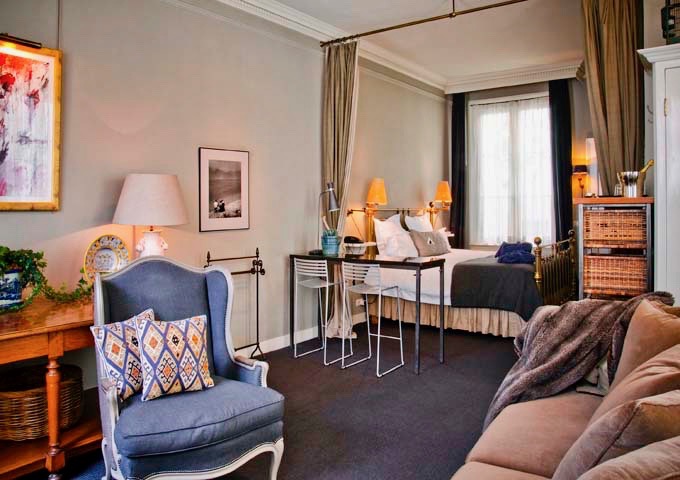 The sitting area of the Shakespeare junior suite is very cozy.