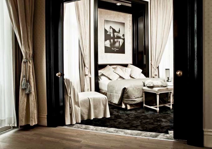 Champagne Suite features a private bar.