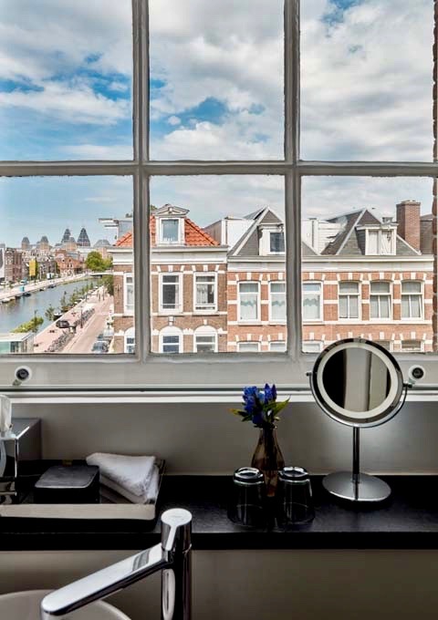 Sir Residence offers views of the Boereinwetering canal.