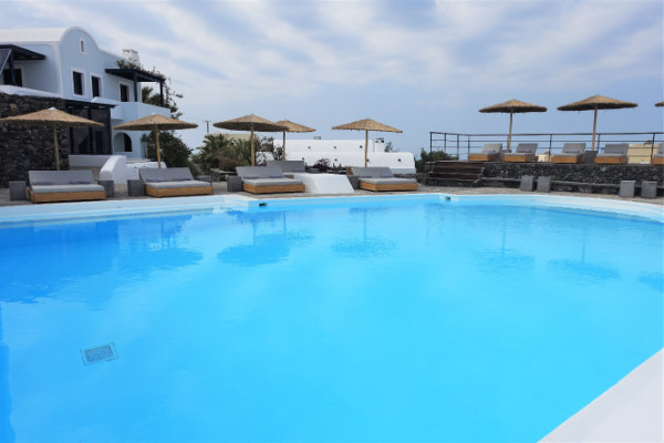 Review of Vedema Resort in Megalochori, Santorini.
