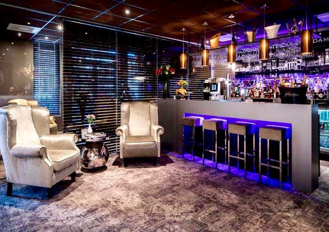 The classy lounge bar offers an excellent range of wines and spirits.