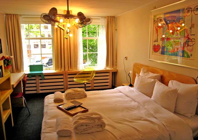 The canal view rooms are bigger and noisier.