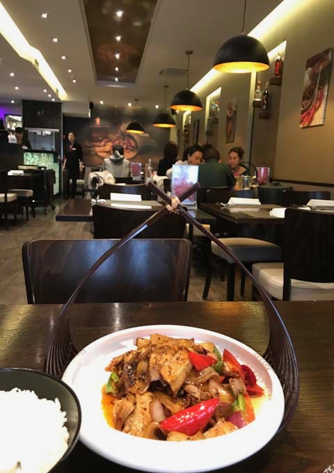 FuLu Mandarijn serves authentic Sichuan and Cantonese dishes.