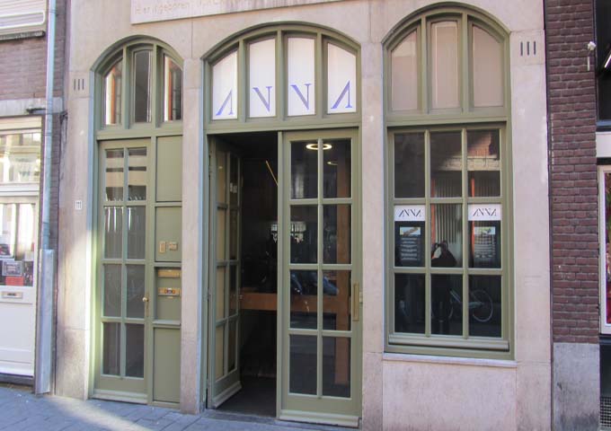 Anna is a modern Dutch restaurant offering imaginative dishes and organic wines.