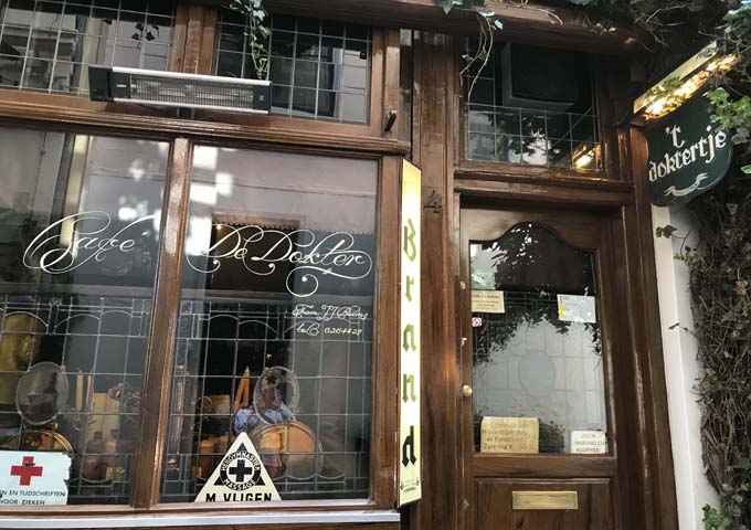 Café de Dokter is an 18th century pub popular for its antiques, beer, and whisky.