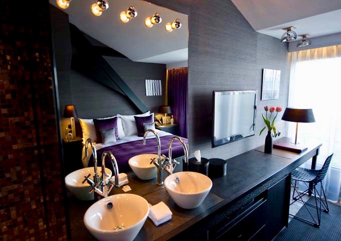 Good Room bathrooms have 2 sinks and either a shower or a shower-bath combo.