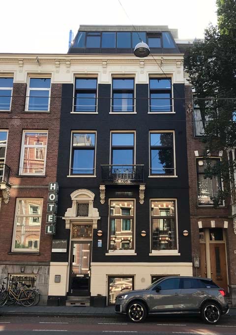 Review of The Neighbour's Magnolia Hotel in Amsterdam.