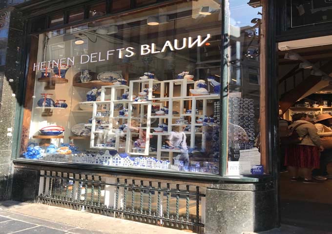Heinen Delfts Blauw sells the famous blue-and-white Delft ceramics.