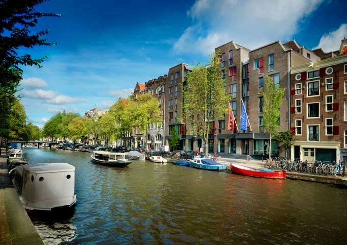 Review of Andaz Amsterdam in Amsterdam.