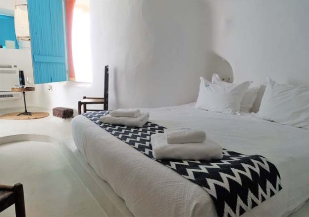 SOPHIA LUXURY SUITES in Santorini - Review with Photos & Hotel Map