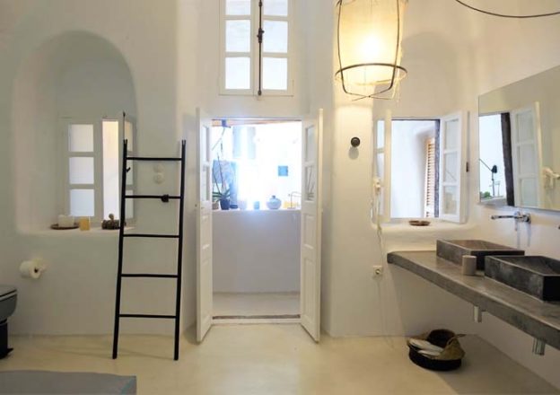 SOPHIA LUXURY SUITES in Santorini - Review with Photos & Hotel Map