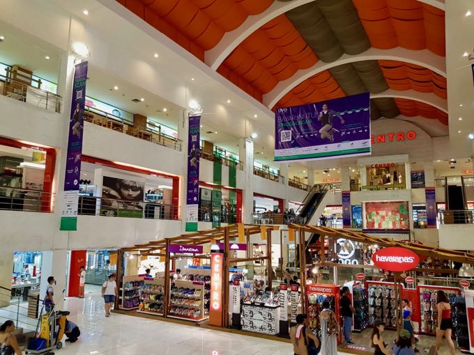 The Discovery Shopping Mall nearby is pretty big.