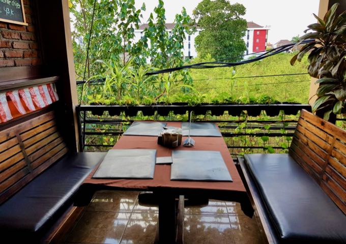 Warung Totemo nearby offers great food and pleasant views.
