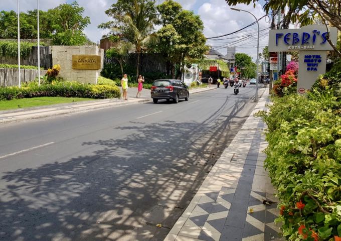 The hotel is located on Tuban's main road, also known as South Kuta.