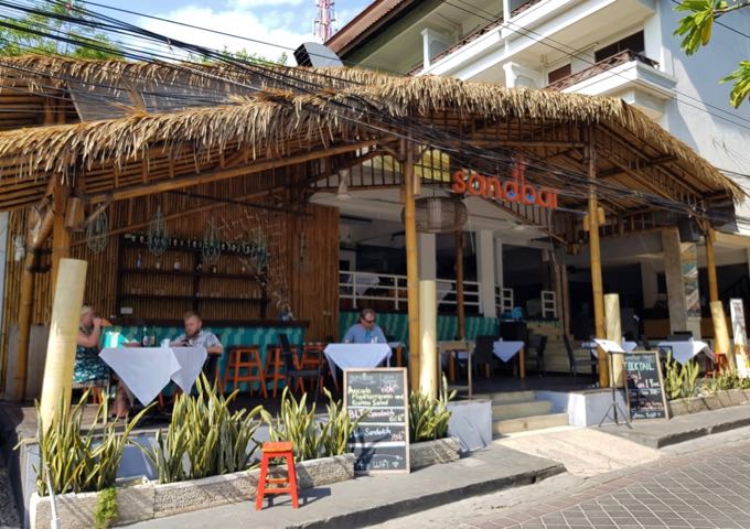 The Sandbar nearby offers an outdoor bar and daily specials.