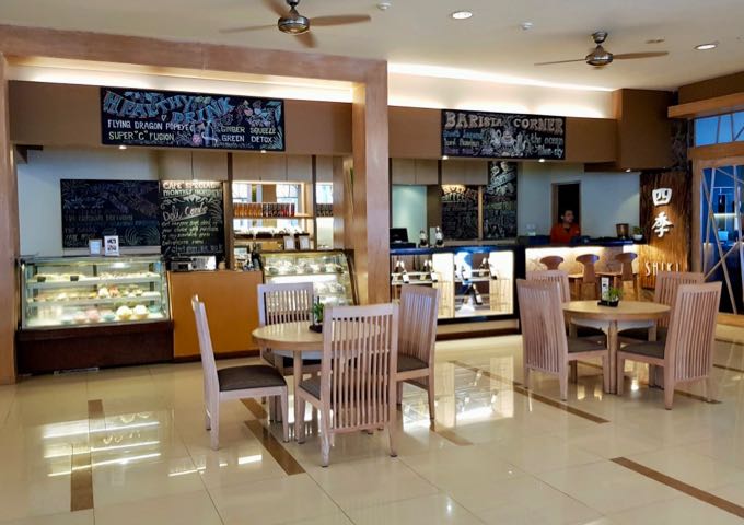 The lobby has a small deli that serves coffee, snacks, and pastries.