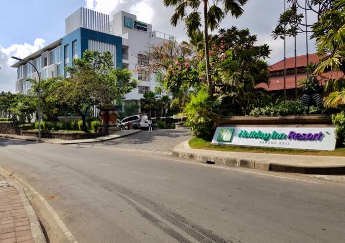 The resort is located in the popular tourist area of Kuta.