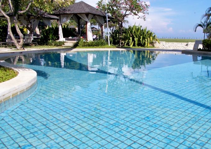 Review of Holiday Inn Resort Baruna Bali.