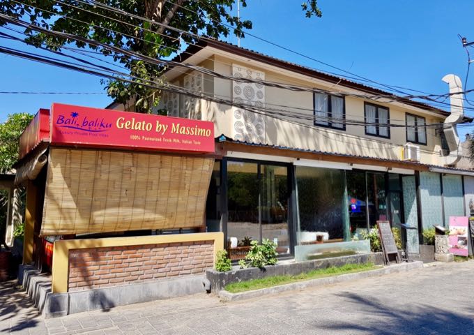 The Bali Balku cafe steps away is delightful.