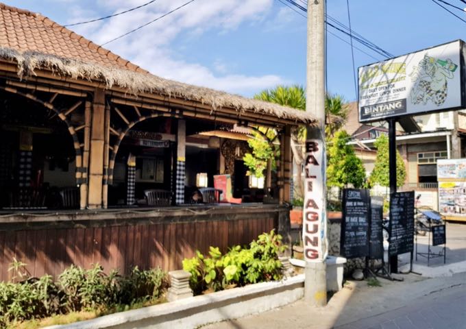 Bali Agung offers a good selection of food and drinks.