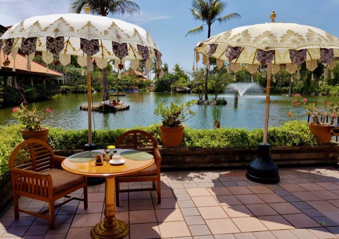 The Octopus Ristorante has outdoor seating by the lagoon.