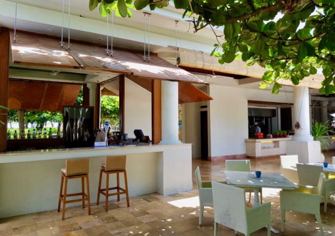 The shady Salsa Verde restaurant offers a lot of natural breeze.