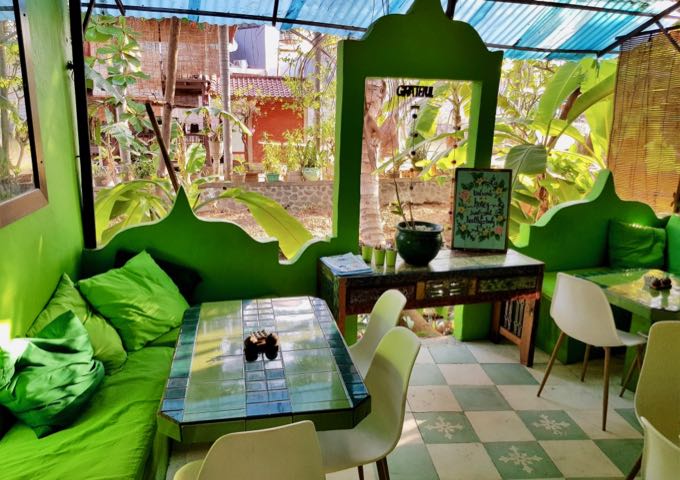 Akar Cafe in Kalibukbuk offers health food in a bright setting.