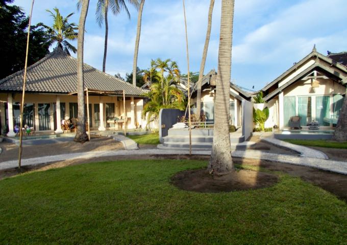 Review of Lilin Lovina Beach Hotel in Bali.