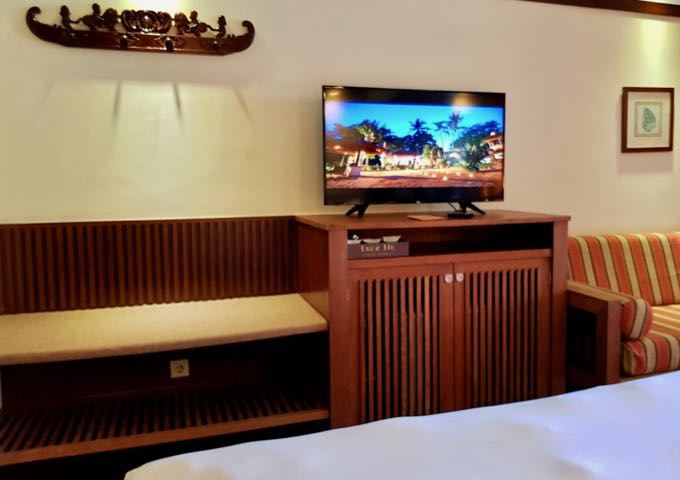 All accommodations have a good mix of traditional and modern decor.