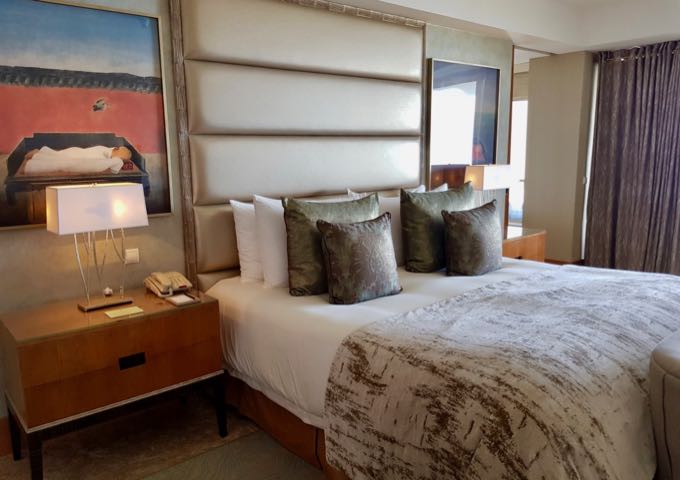 All suites feature a contemporary decor.