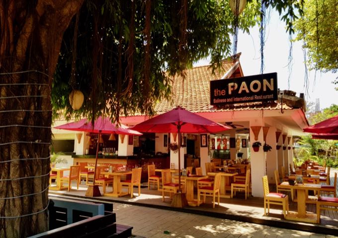 The Paon Restaurant near the entrance of the mall look very inviting.