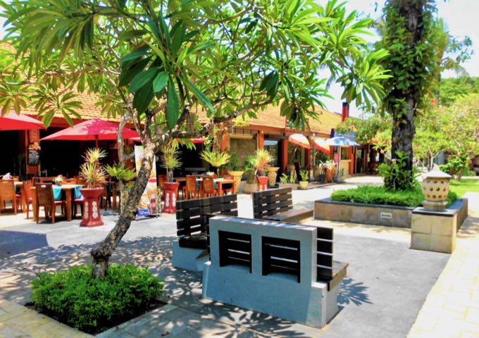 The outdoor Bali Collection mall is accessible by shuttle bus.