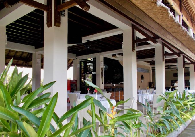 The on-site Heliconia Restaurant has a garden-side setting.