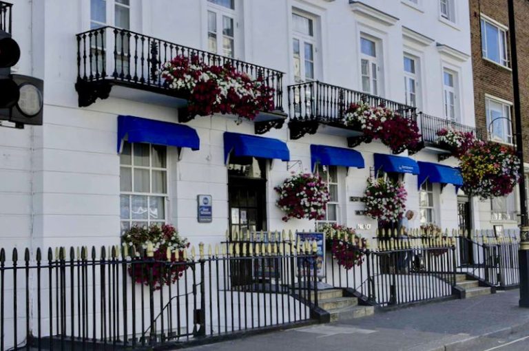 12 Cheap Hotels in London - Best Budget Places to Stay