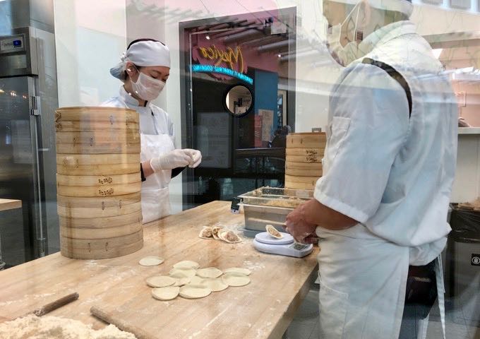 Dumpling makers in DIn Tai Fung, Seattle
