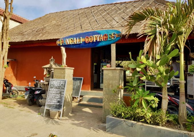 The cafe at Pancali Cottages nearby serves healthy food and drinks.