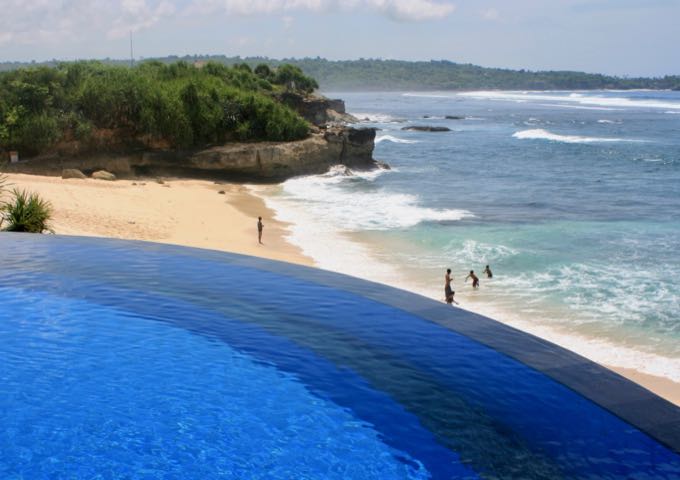 Review of Dream Beach Huts in Bali.