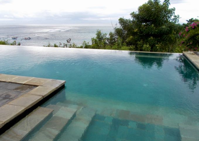 Review of Lembongan Cliff Villas in Bali.