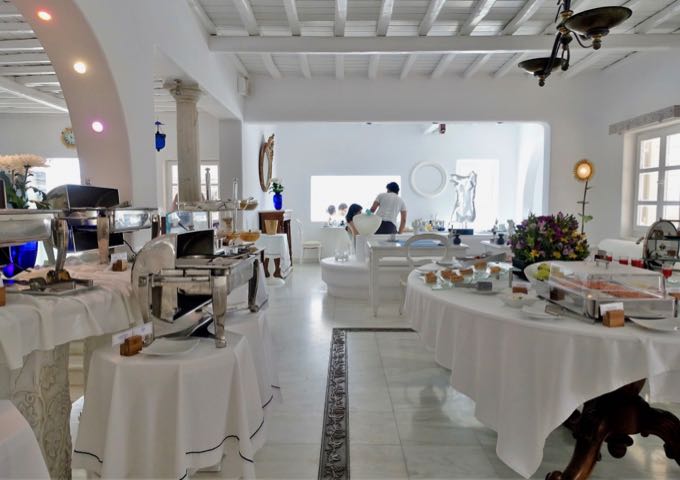 Complimentary breakfast is served in the La Meduse restaurant by the lobby.