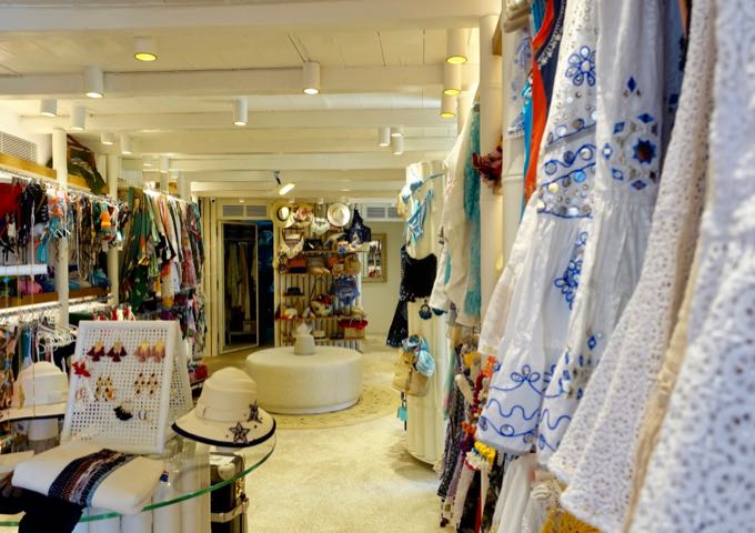 The on-site Reef Boutique sells women's clothing and accessories.