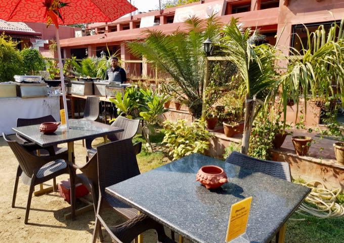 Dostea Café Agra offers a pleasant courtyard, good tea/coffee, and basic Indian meals.