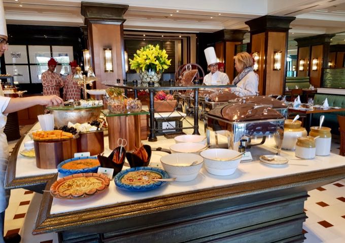 Bellevue bistro also offers lunch buffets and a la carte meals.