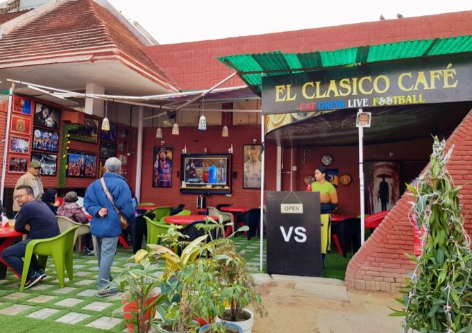 El Clasico cafe serves simple Indian and western meals.