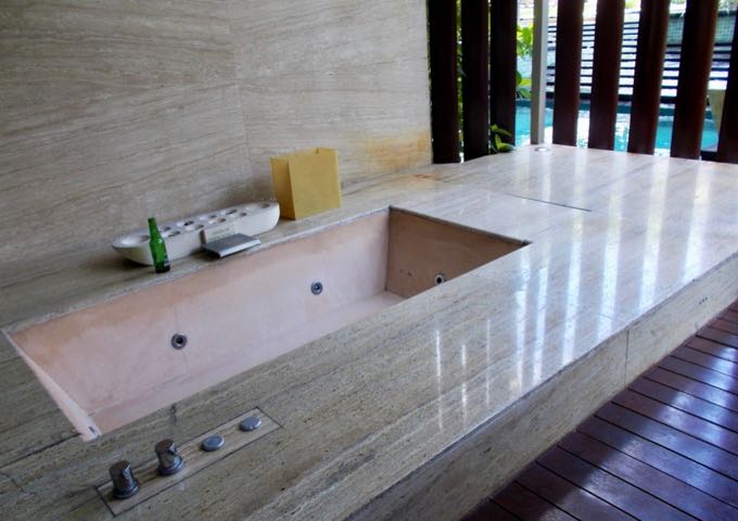 All suites come with spa baths.