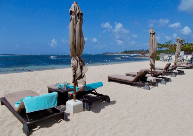 Review of Holiday Inn Resort Benoa in Tanjung Benoa, Bali.