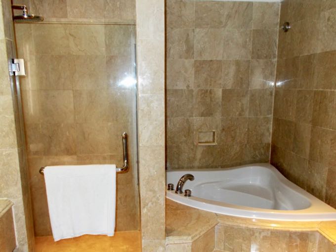 The large bathrooms feature spa baths.