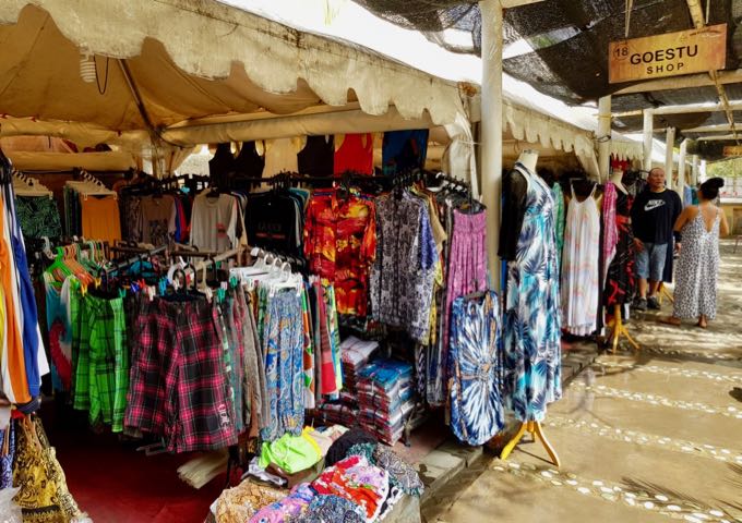 The Kayu Aya Square shopping center has several clothes and souvenir stalls.