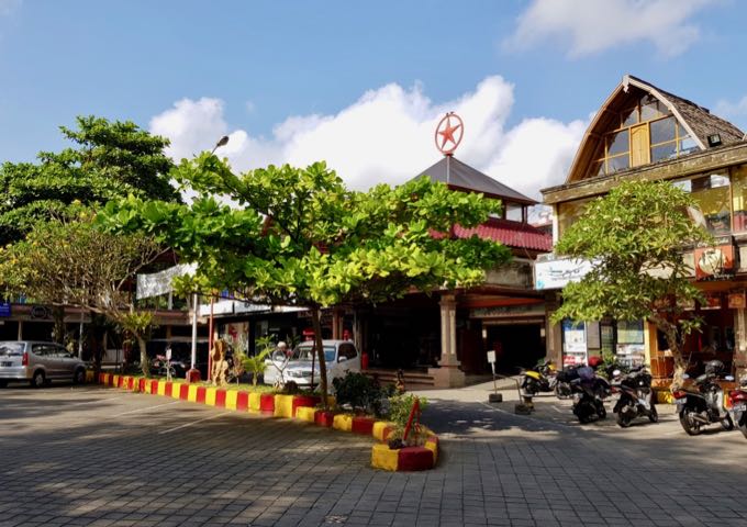 The Bintang shopping center nearby is the largest in Ubud.